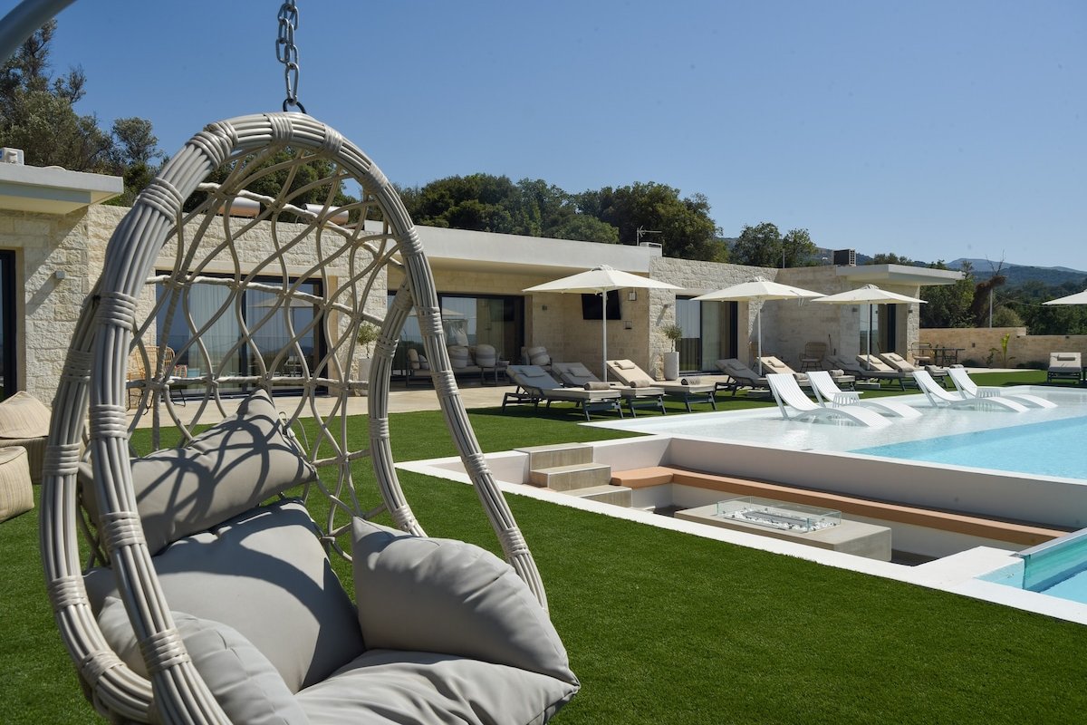 Elira Luxury Villa – With Private Pool gallery image 4