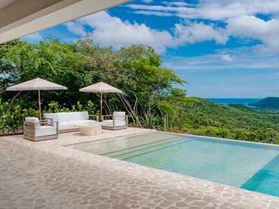 Luxury Mansion w/ Sleek Design & Spectacular Views