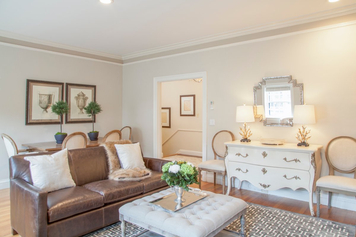 Large 3.5 BR|2 BA Penthouse Duplex