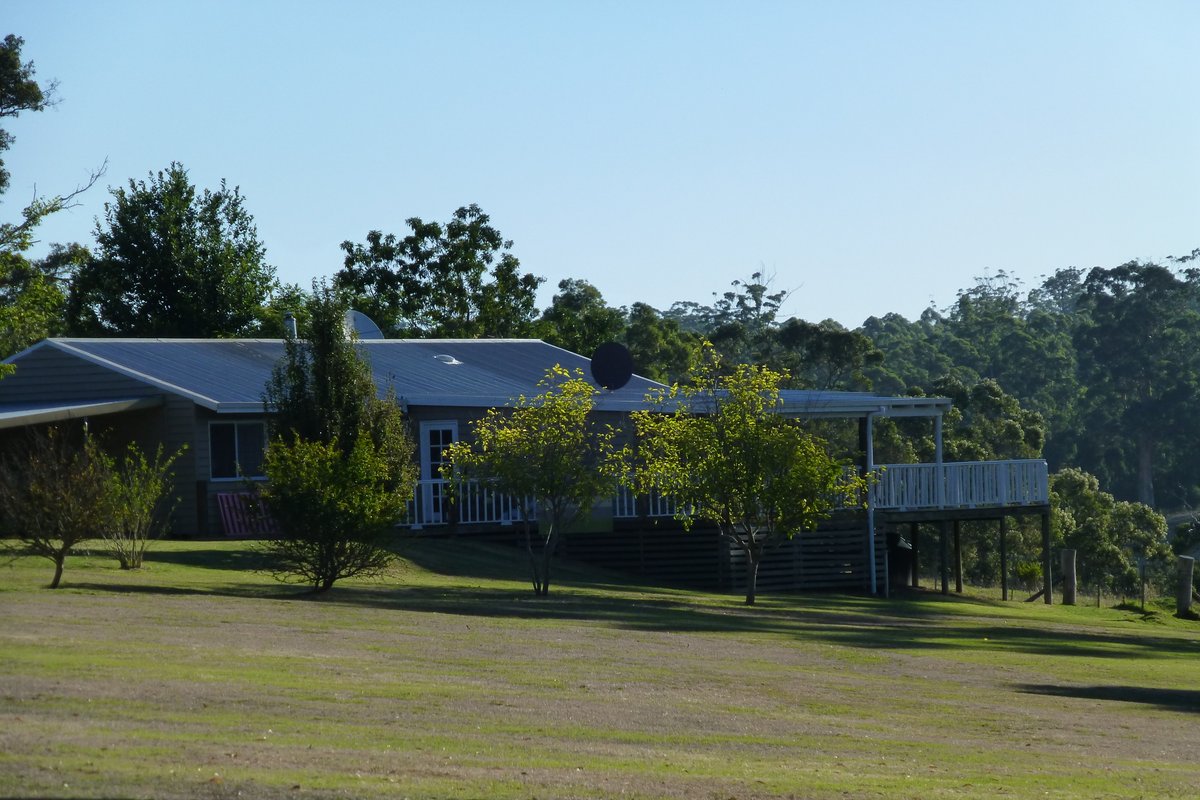 Hampshire Farmhouse Southern Forests WA