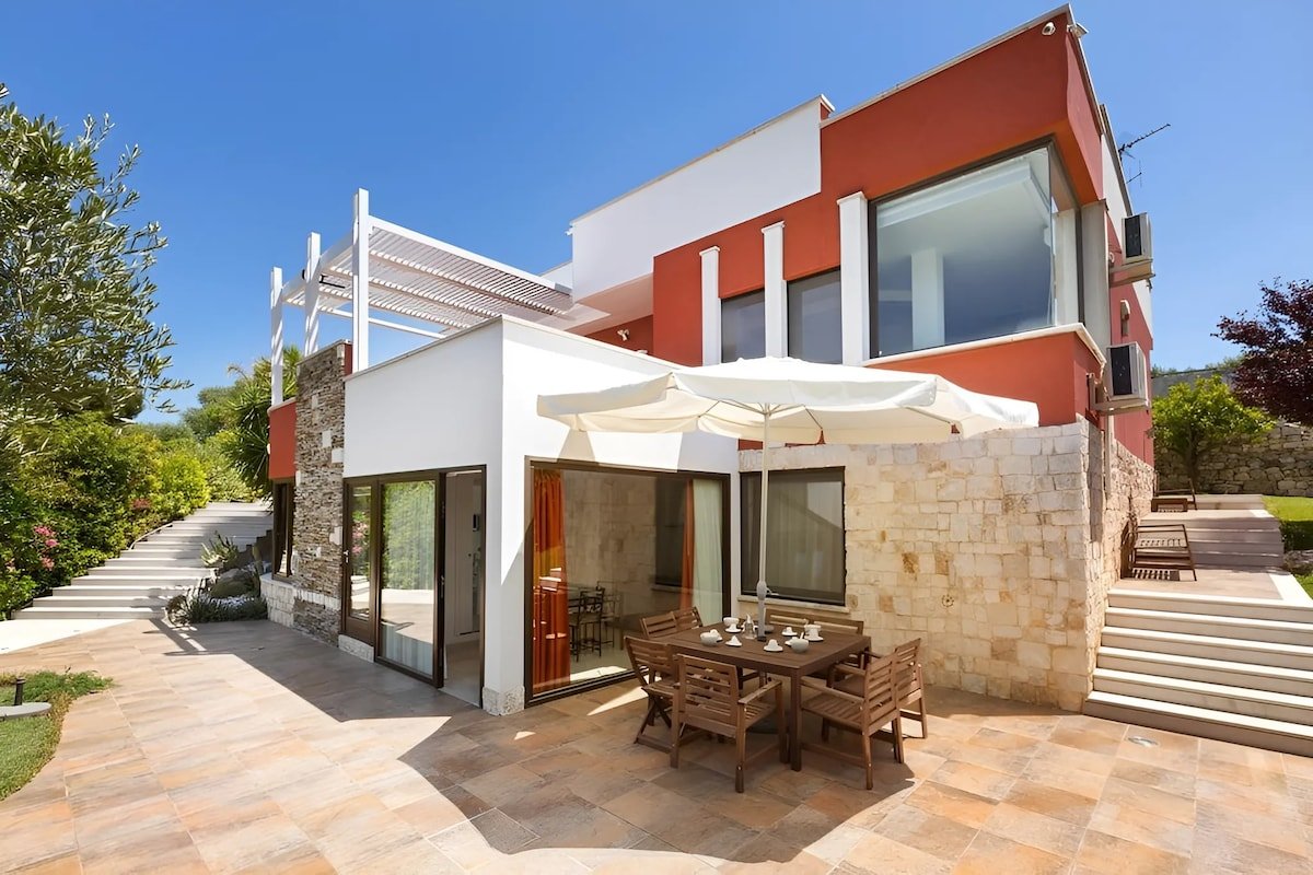 Piscina privata e vista mare panoramica gallery image 3