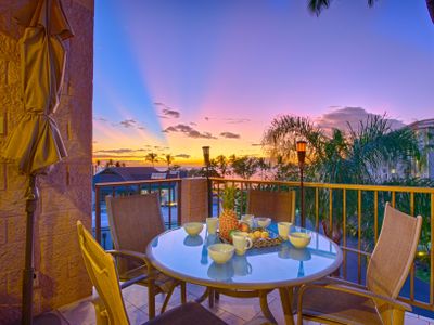 Luxurious 3 Bedroom Penthouse W/ Oceanview! Across