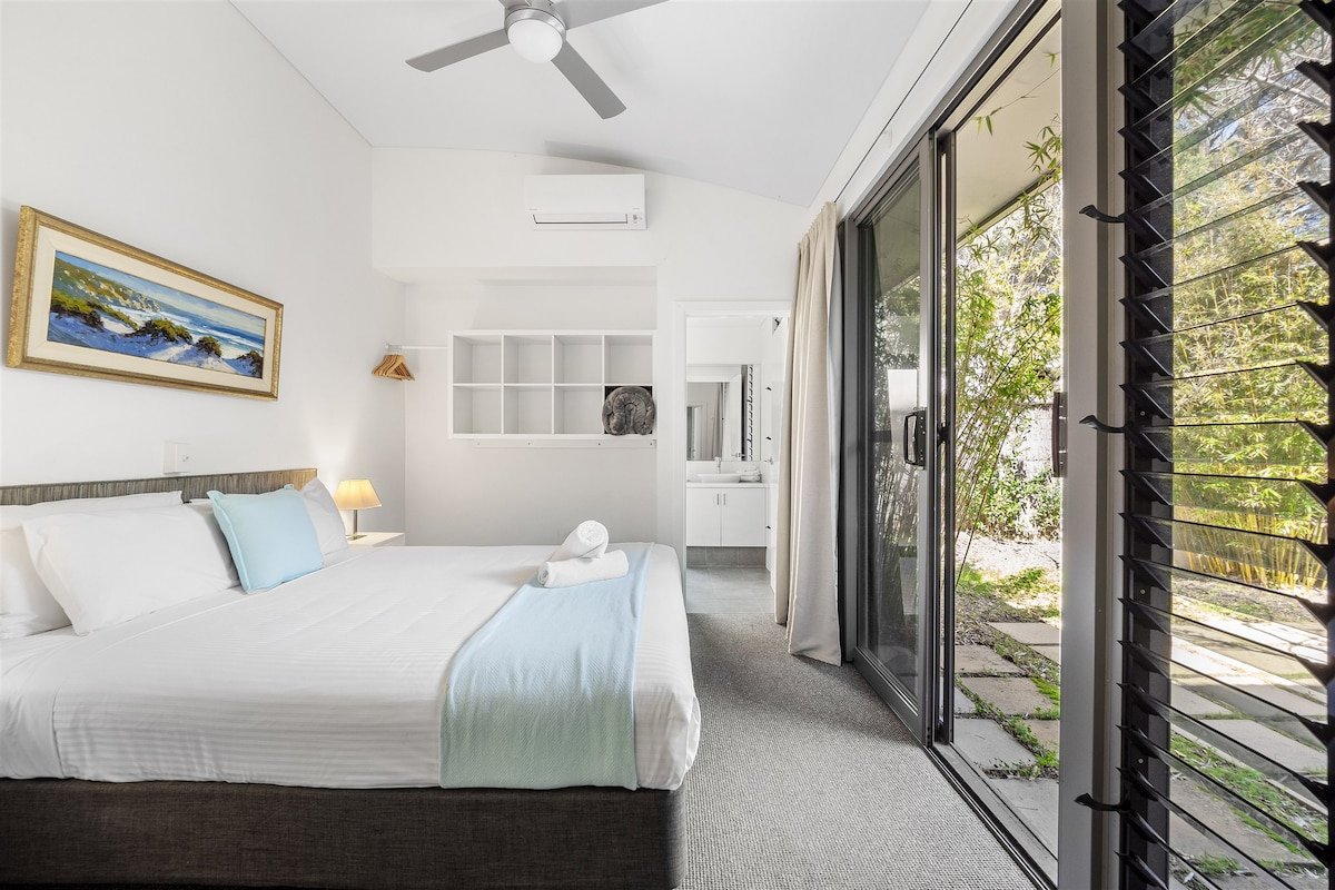 Bunker Bayhouse—Your Ideal Escape by the Beach gallery image 4