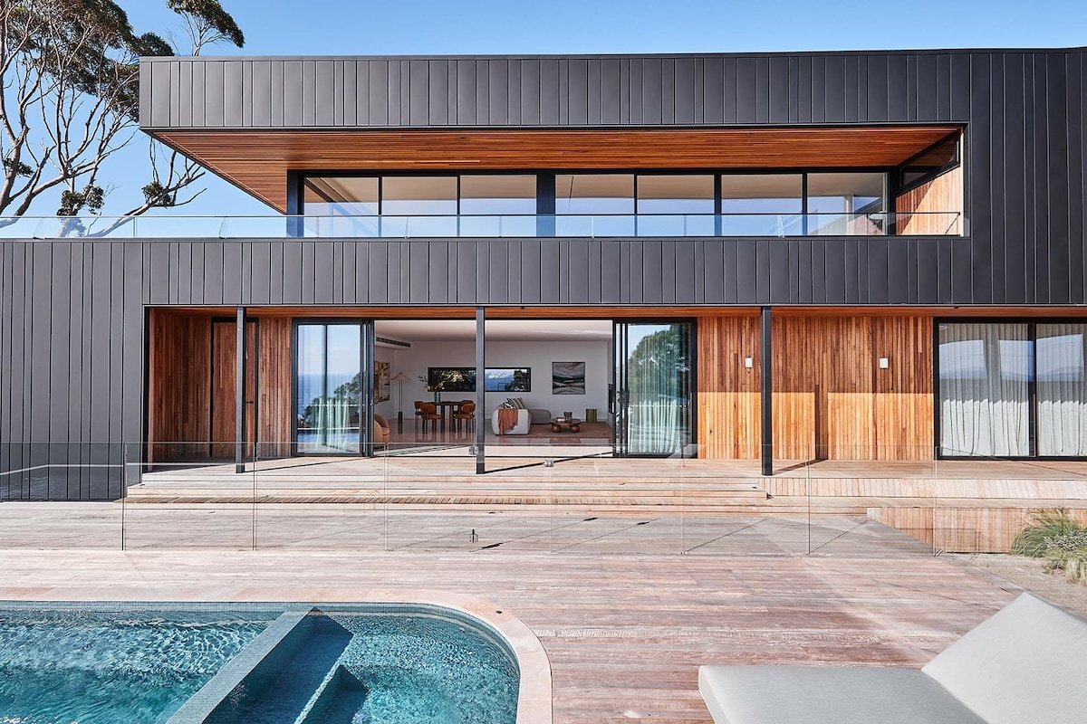 Blanc de Noir Luxe Grandeur with Pool and Spa gallery image 2