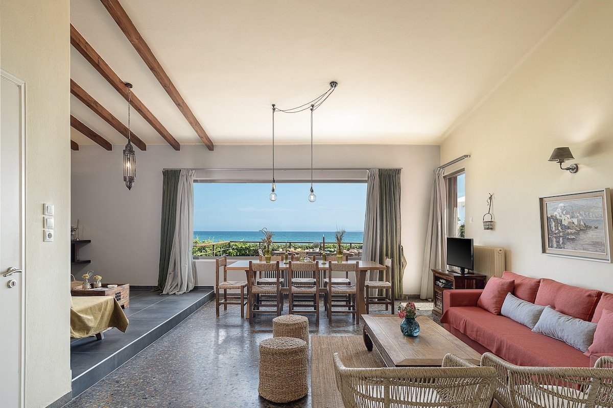 “Beachfront villa with pool by the sea ” 5 pers. gallery image 4