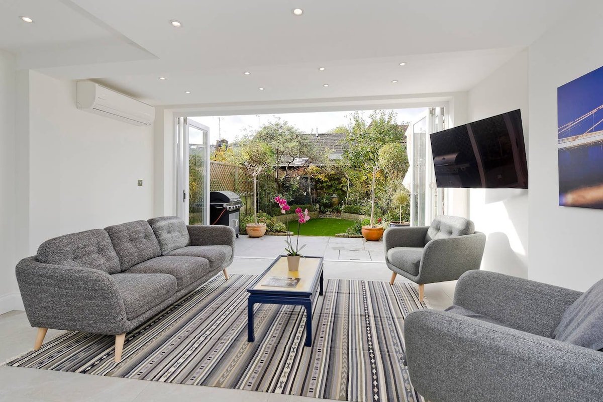 Spacious 4 Bed House, Battersea gallery image 2