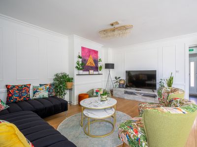 City Centre house – Arthur’s Seat View, Parking