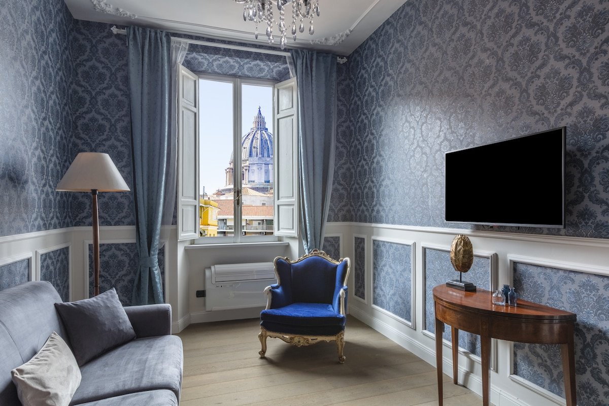 Renaissance Luxury Experience☆ UNIQUE view! gallery image 2