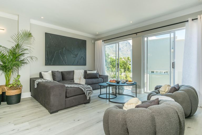 The Argyle Camps Bay - Pool, 5 mins to beach