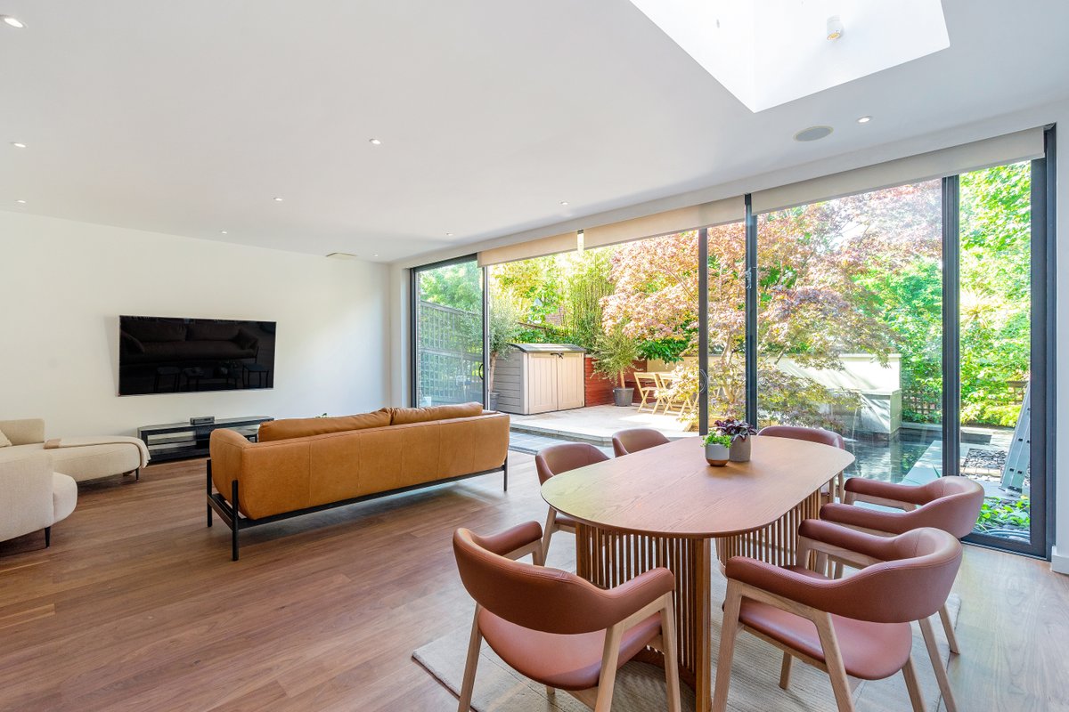Stunning 4 Bedroom house in Holland Park