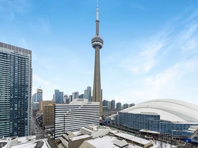 Two-Story 3BR Penthouse Downtown!