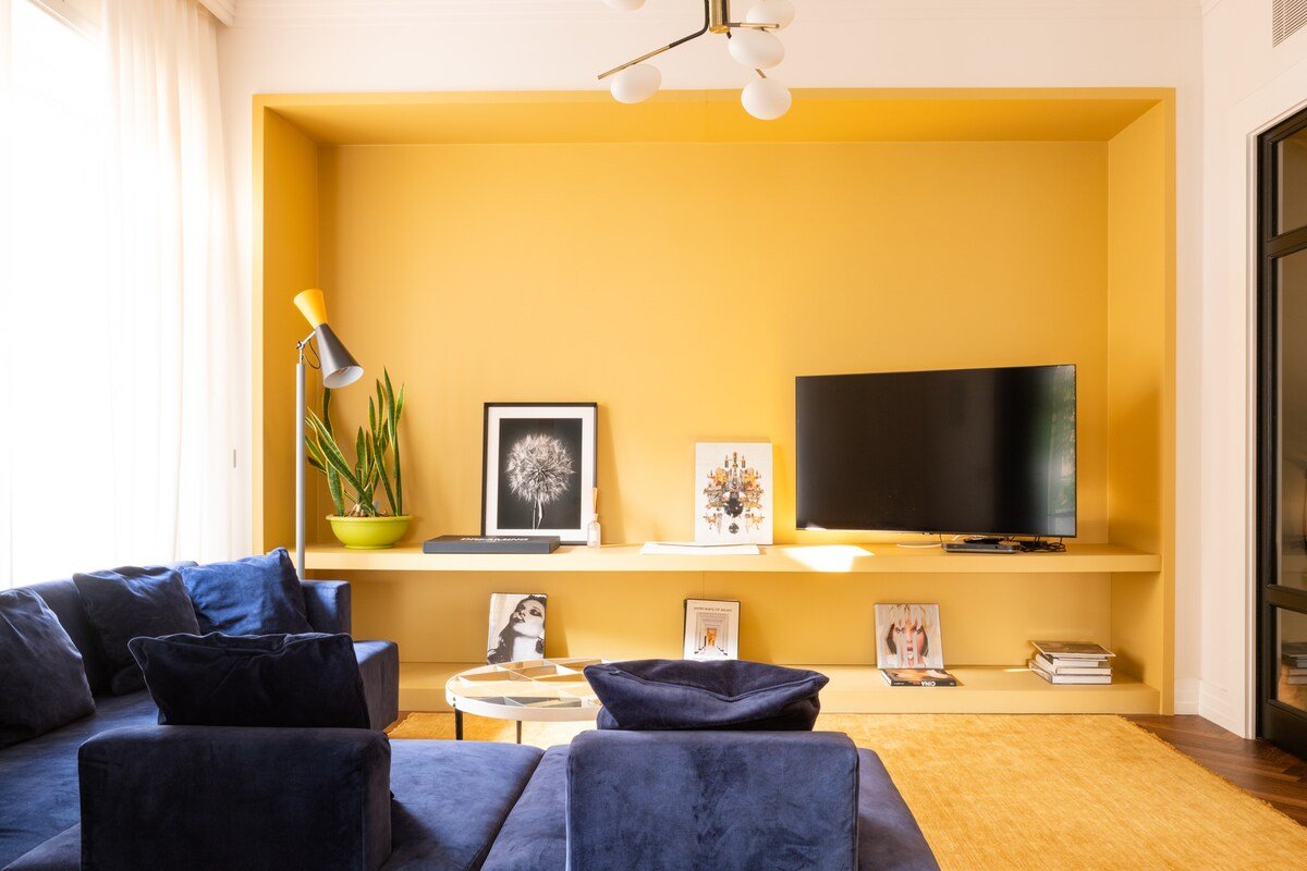 Design Apartment in City Center gallery image 4