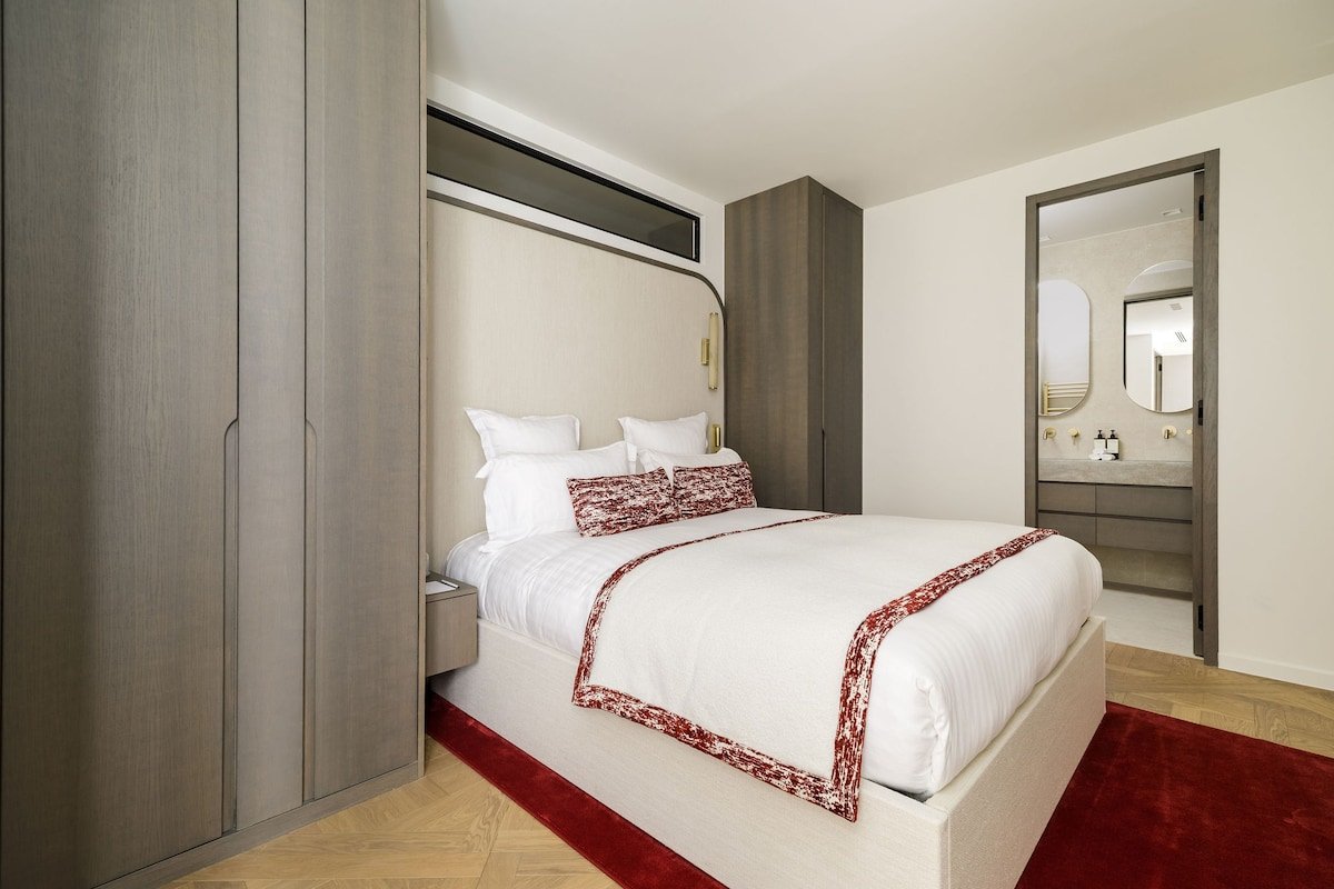 ONIRI – Sublime Serviced 3-BR/3BA – Saint Germain gallery image 5