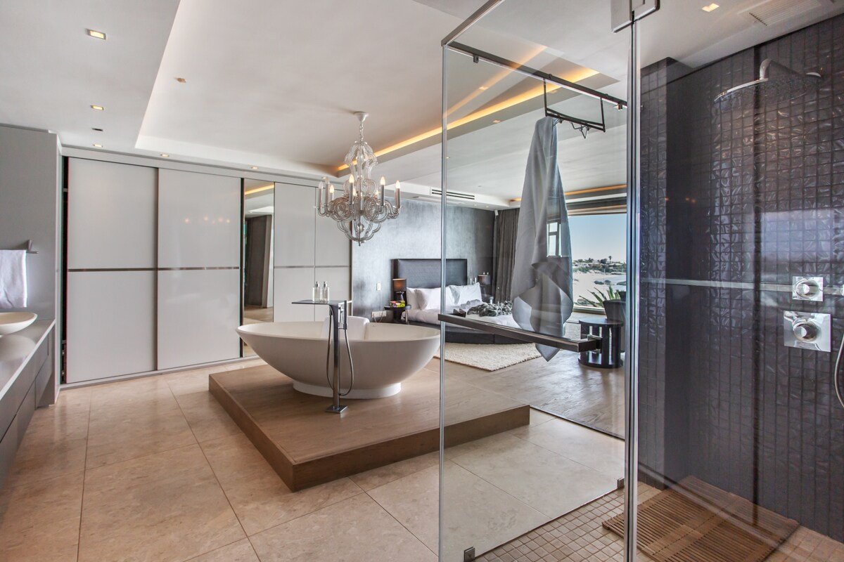 LuxVilla Clifton 5 Bed 5.5 bath • Haven Exclusive gallery image 5