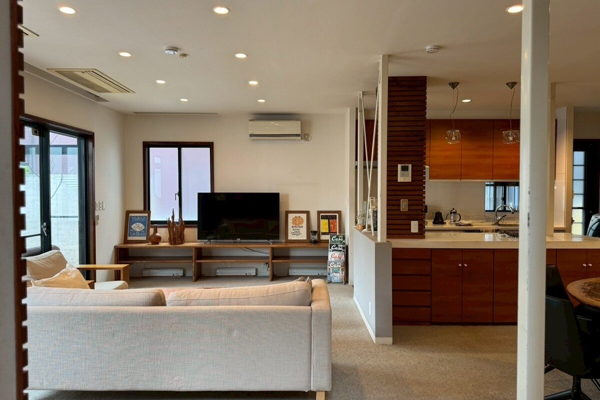 三軒茶屋/茶沢通り/お洒落な広々一軒家/最大8名/30畳LDK gallery image 4