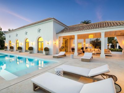 6BR Luxury Villa | Sea Views, Gym, 2 Heated Pools