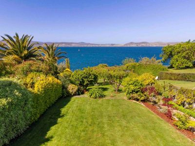 Absolute Waterfront Sandy Bay + Beach + EVcharger