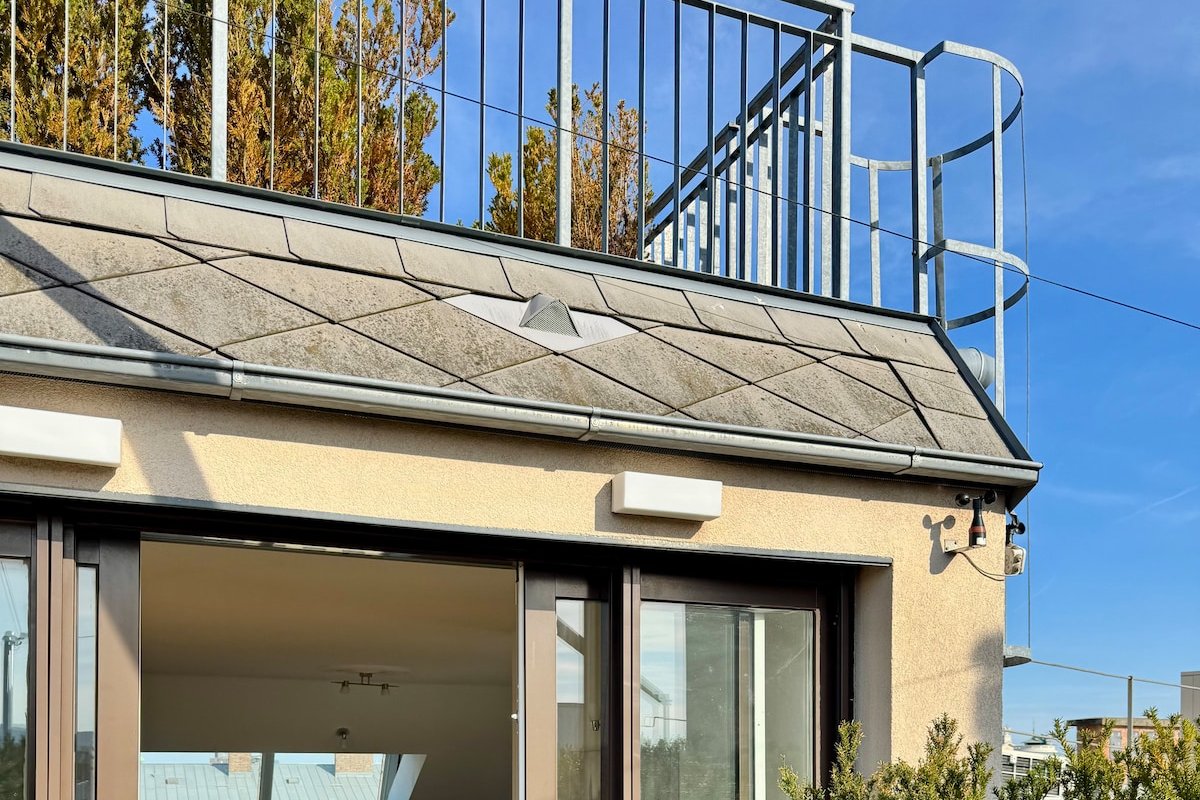 Vienna Crown Penthouse – 6BR, 3Bath, Rathaus View gallery image 5