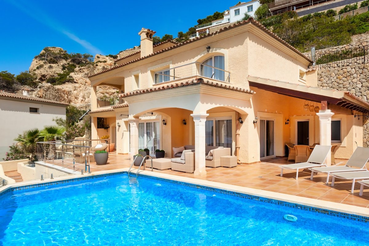 Ses Gavines in Cala Moragues gallery image 2