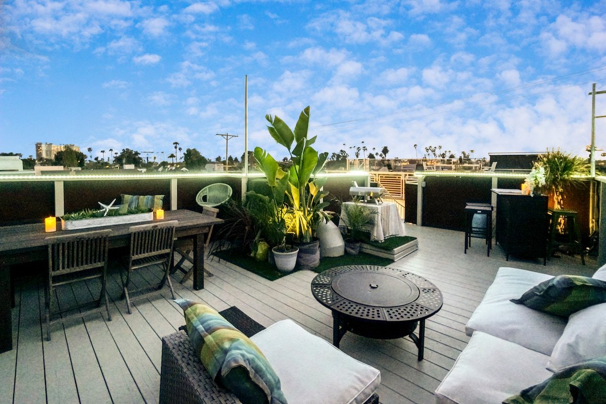 Architectural | Silver Triangle | Rooftop Deck gallery image 4