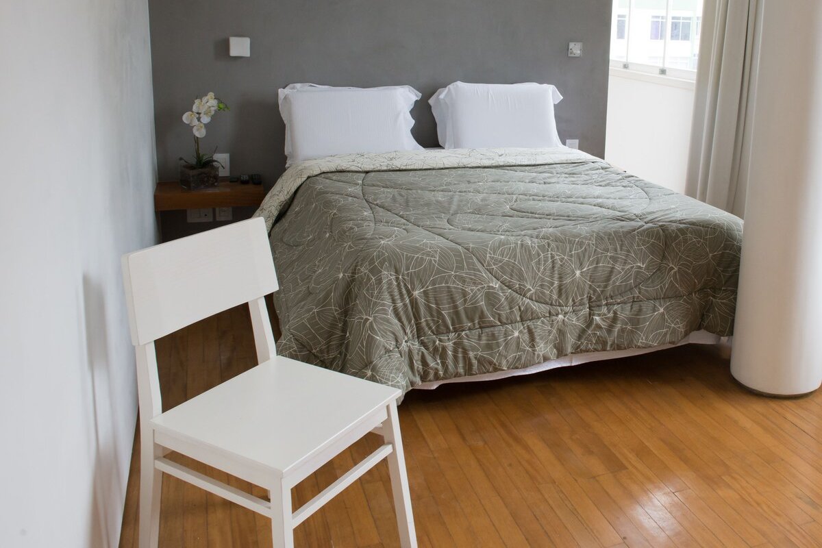 Luxury Ocean-Front Penthouse in Copacabana 3-br gallery image 5