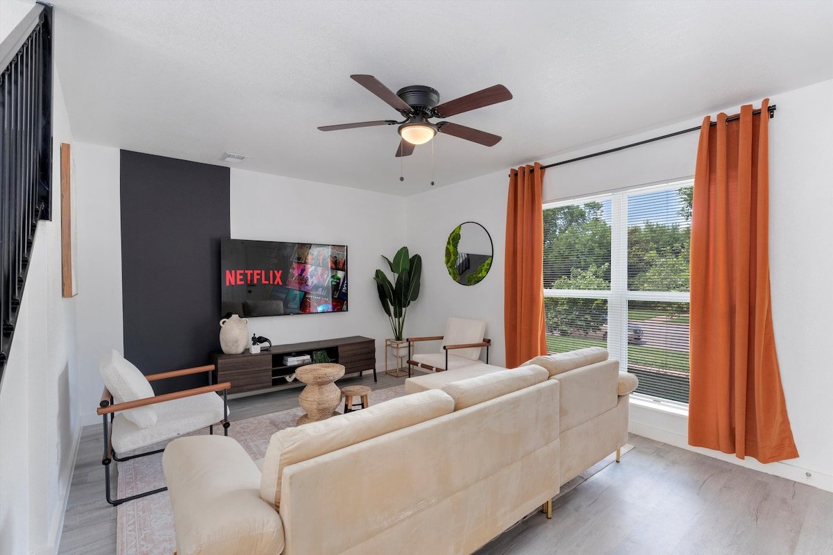 Up to 16 people – Balcony Access – Multi Home gallery image 4