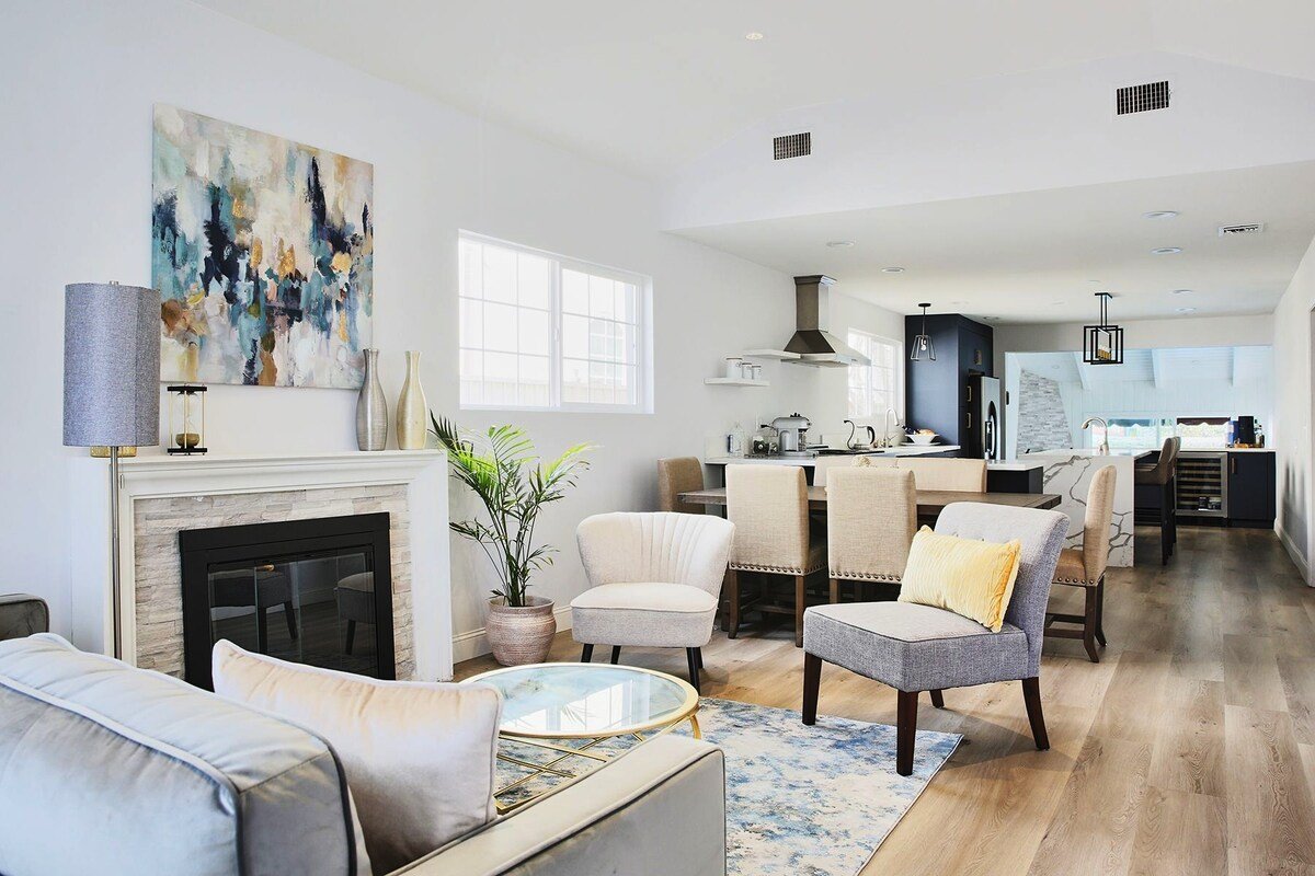 Stunning 5* Beverly Hills remodeled +pool. Safe! gallery image 3