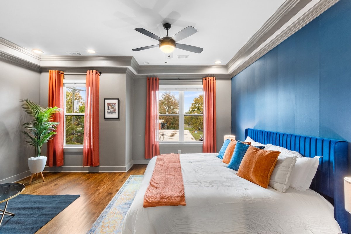 Nashville’s 3-Bed Stunner with Rooftop Deck gallery image 2
