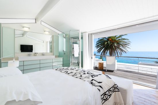 Photo 2 of Sea Haven Bungalow accommodation in Clifton, Cape Town with 3 bedrooms and 3 bathrooms