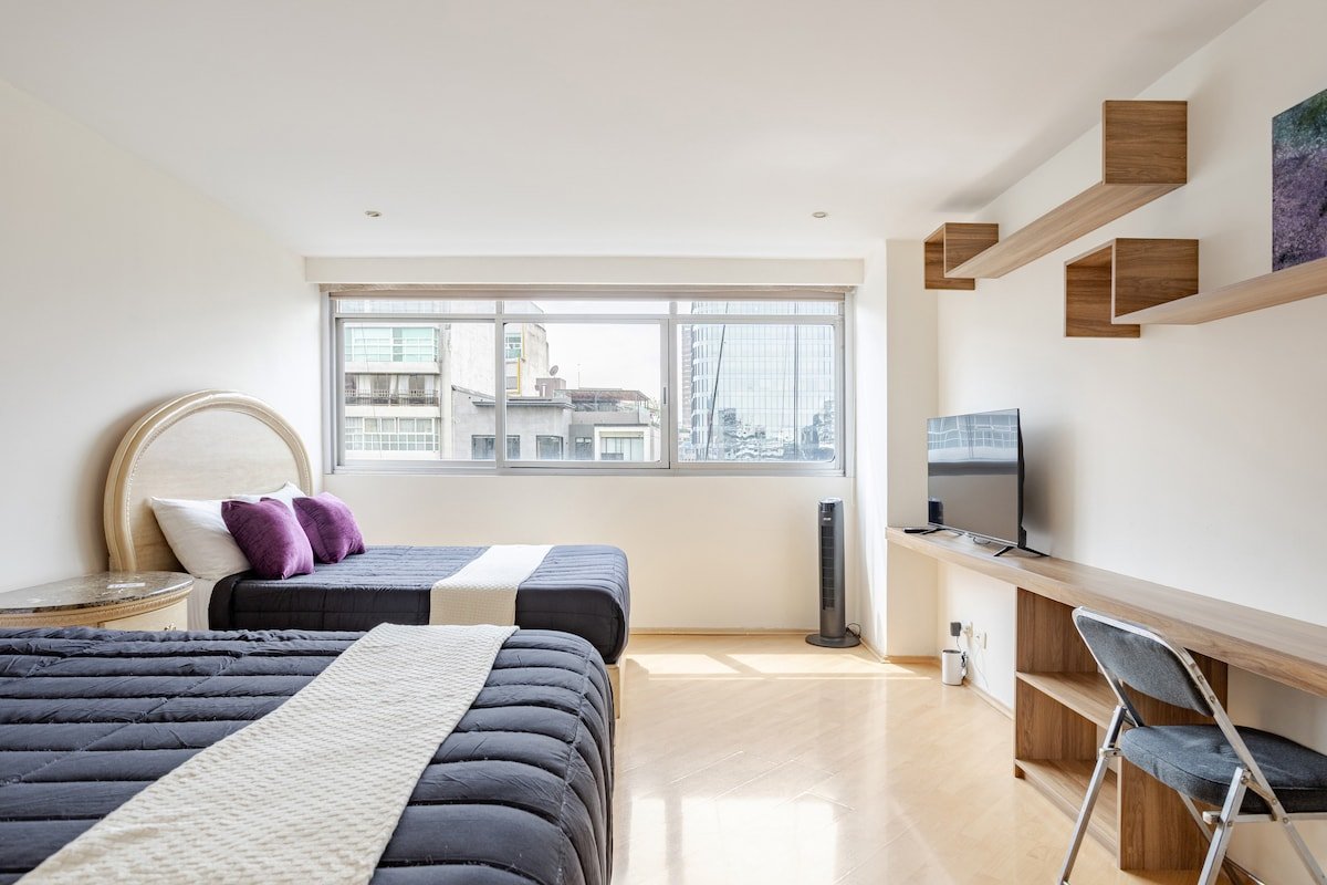 Spacious 4BR Apt Polanco | Balcony | Antara Mall gallery image 3