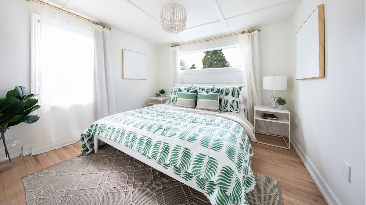 Brand New| Magnolia Designer’s 4BR Home w/ Yard gallery image 4