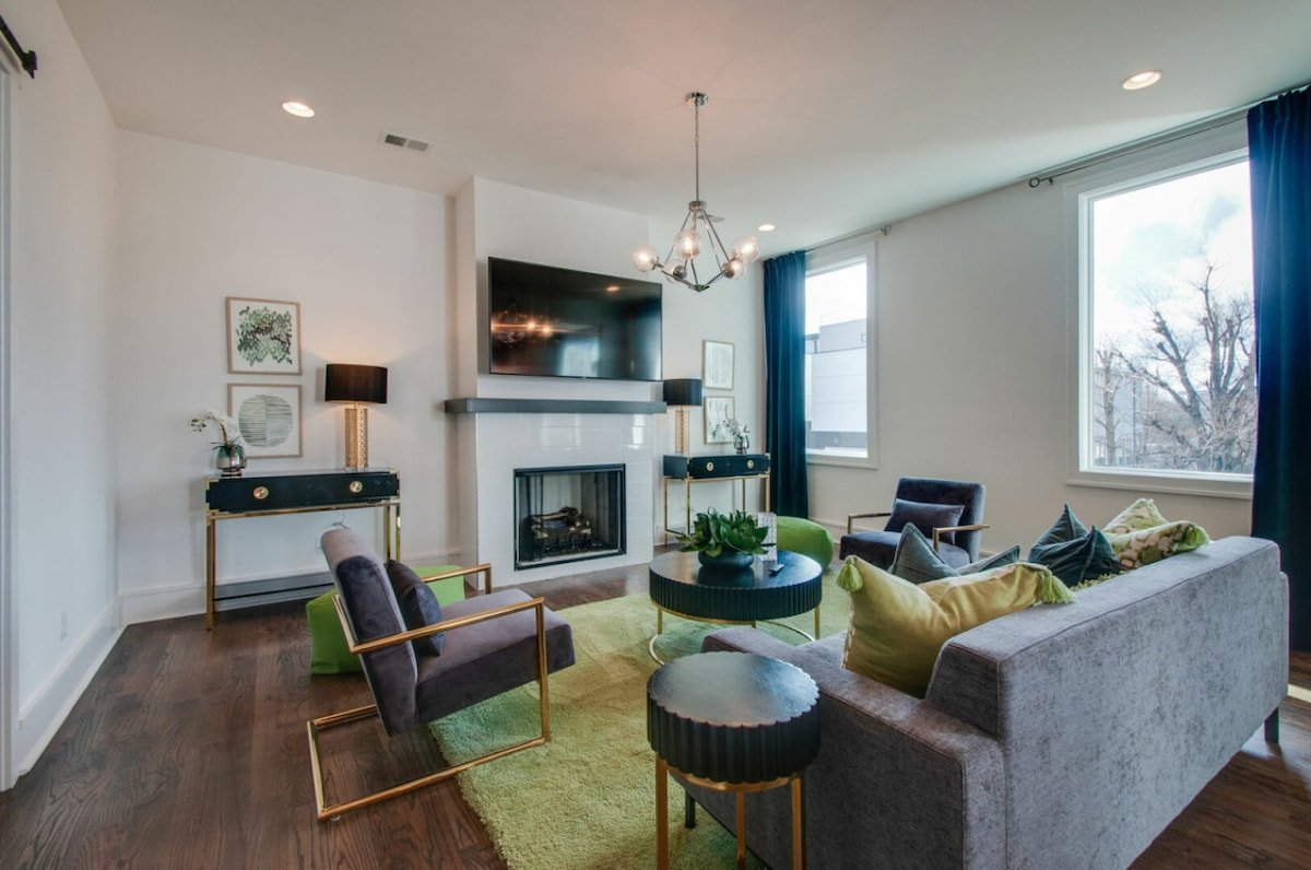 7BR Downtown Nashville • Gulch Rooftop Deck gallery image 3