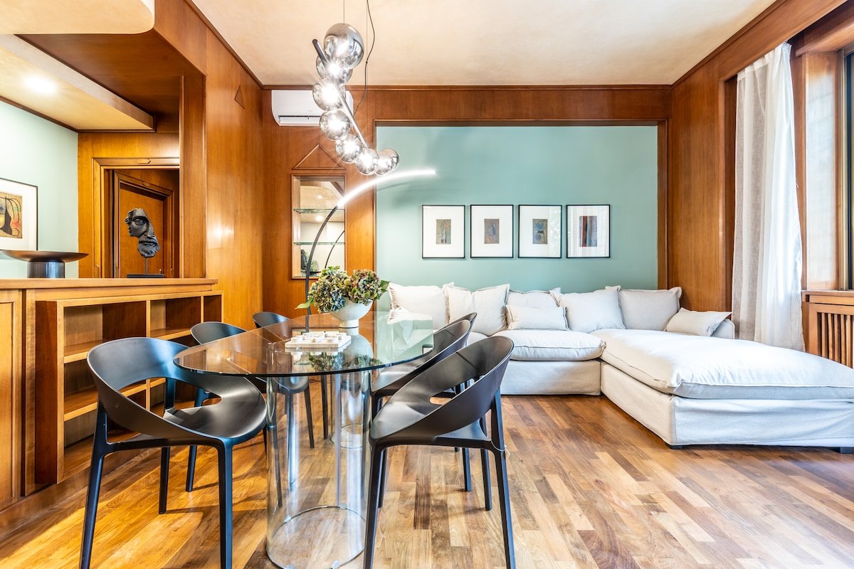 Stylish Jacuzzi&Sauna Vatican apt (by Flatinrome) gallery image 2