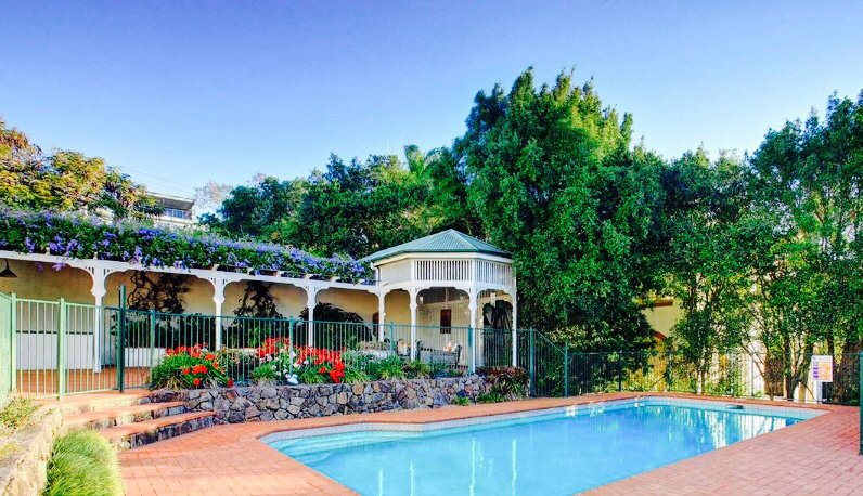Iconic Norman Park Queenslander with Private Pool