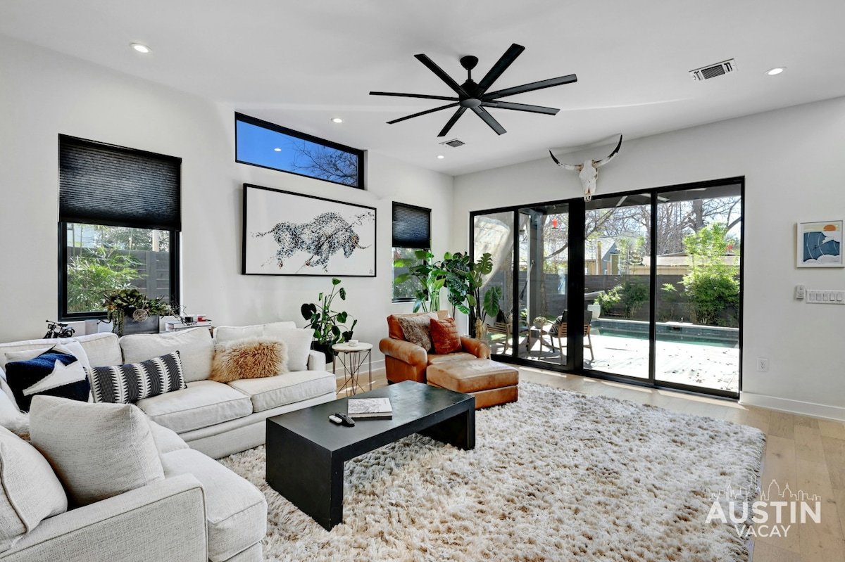 EastSide Home,PetsOK | Pool, Patio & Tesla Charger gallery image 3