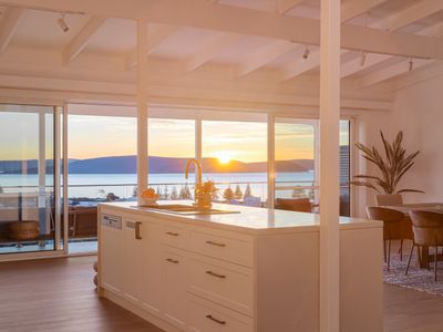 The View, Albany Holiday House