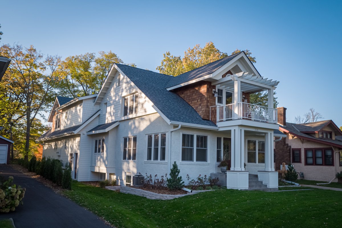 Main Floor Gem in Downtown Wayzata/Lake Minnetonka
