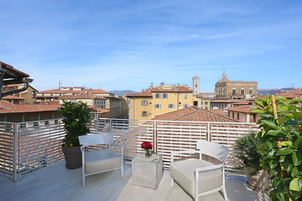 LUXURIUS DUPLEX PENTHOUSE IN A MEDIEVAL TOWER gallery image 5