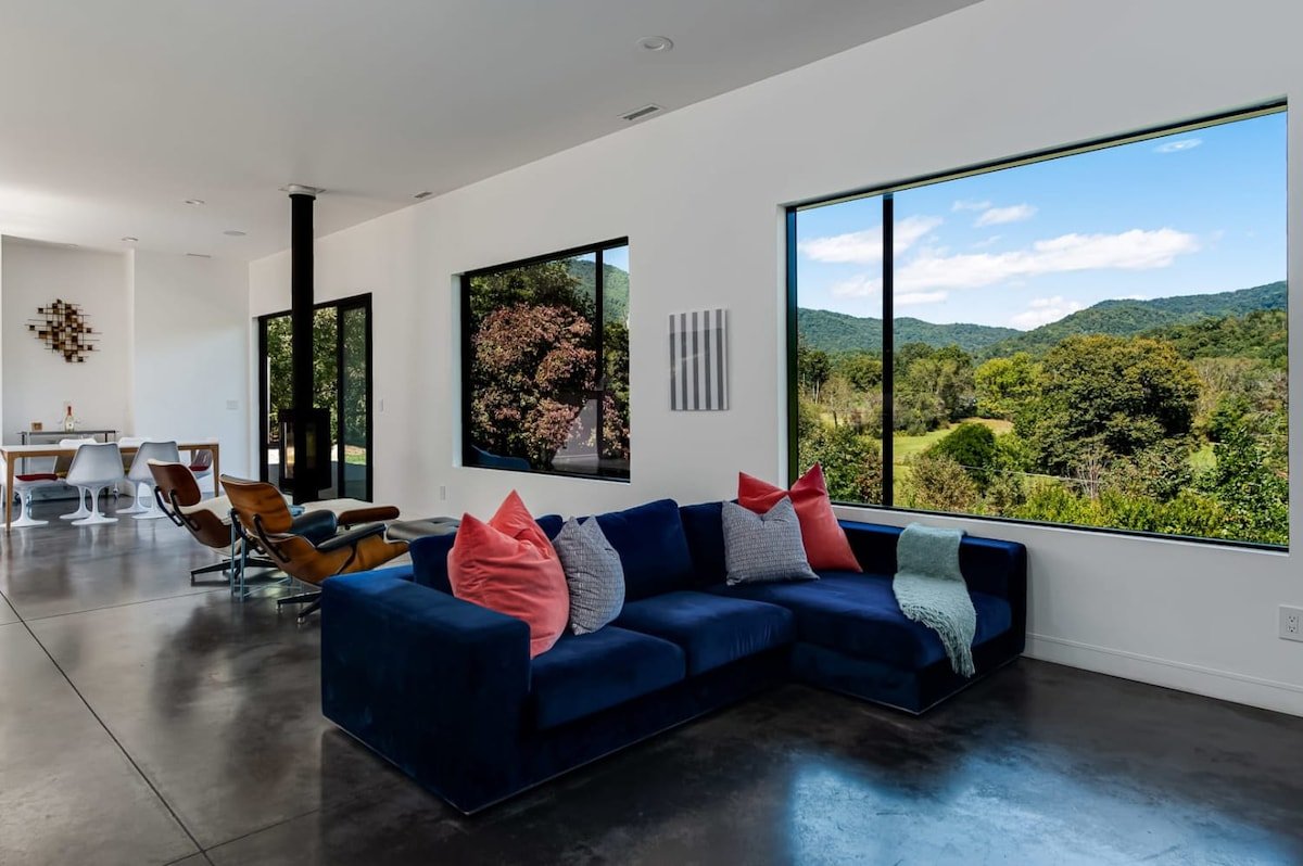 Asheville Meadows | Pool, Hot Tub & Forest Views gallery image 4