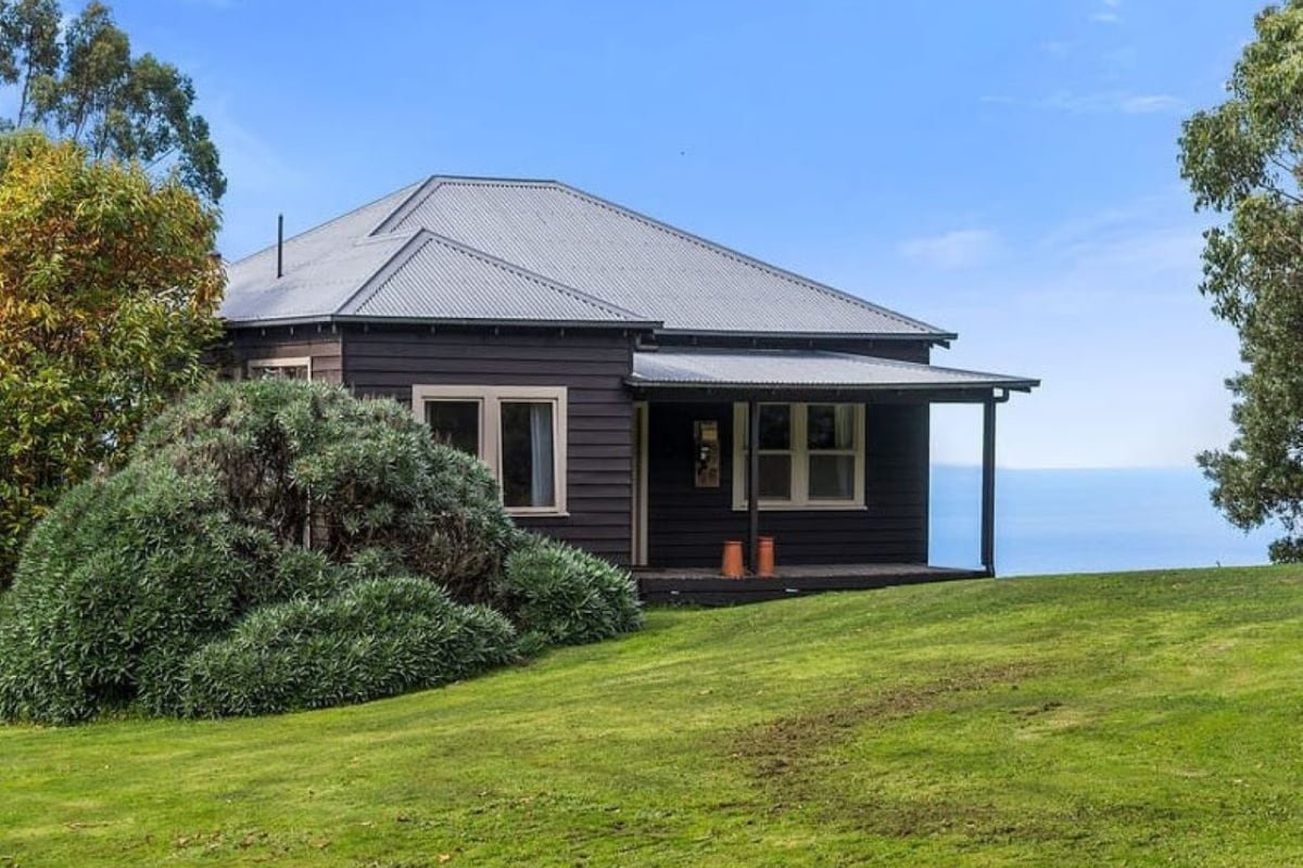 Ollie’s View – Breathtaking views to ocean & bush gallery image 3