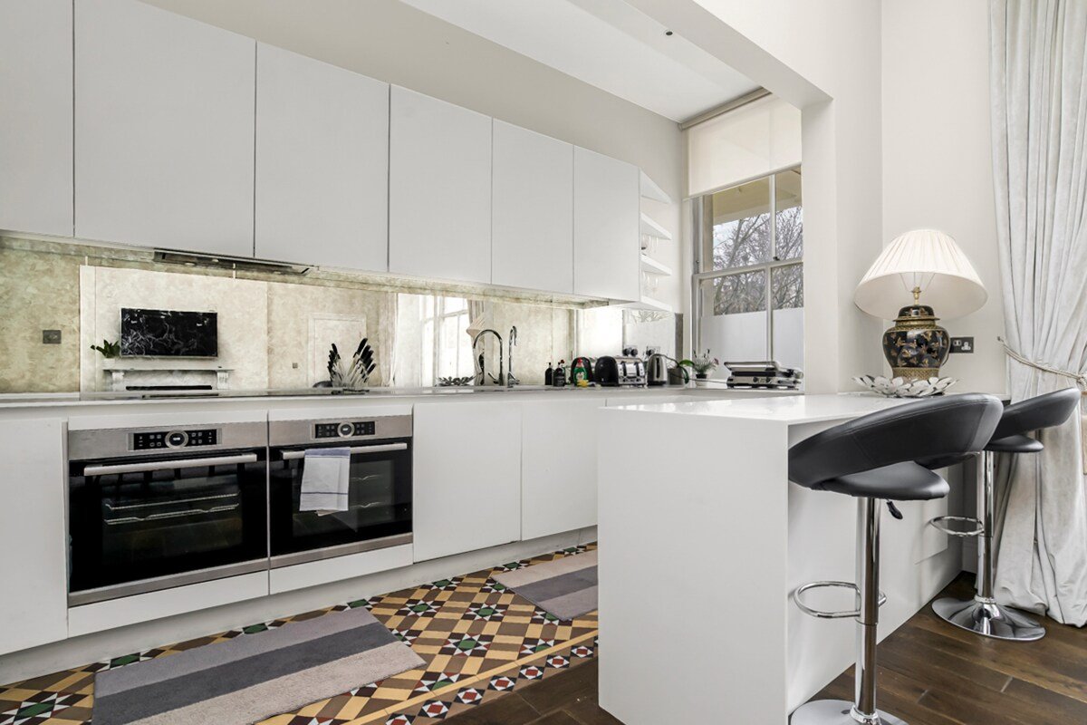 Stunning 3 Bed Apartment | Paddington gallery image 3