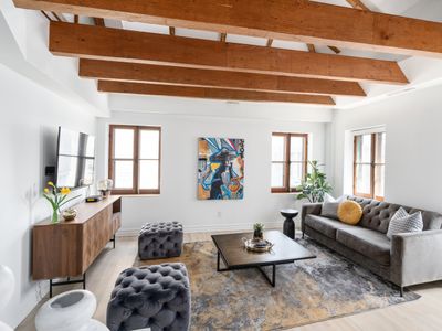 Sublime 3BR 2BA Apt | Old Mtl | St Paul ST |