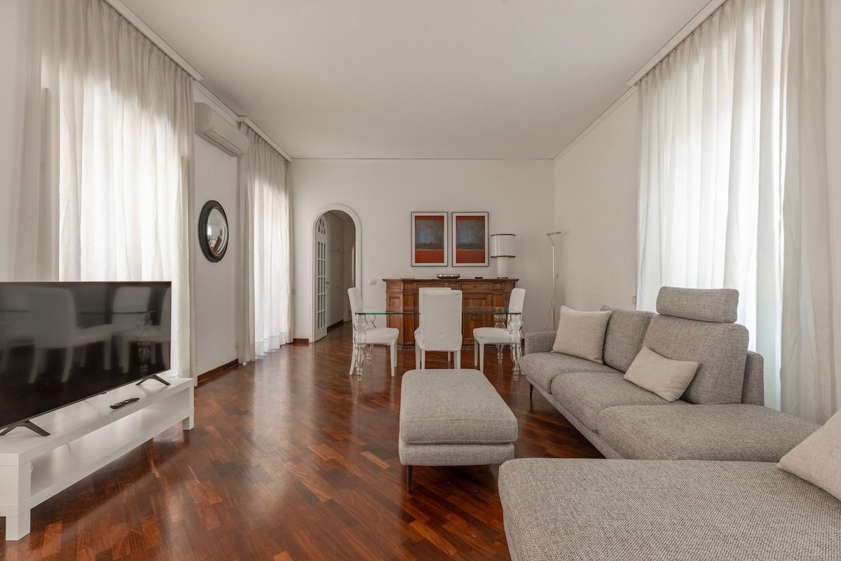 La Dolce Vita – Elegante rifugio nel cuore di Roma gallery image 2