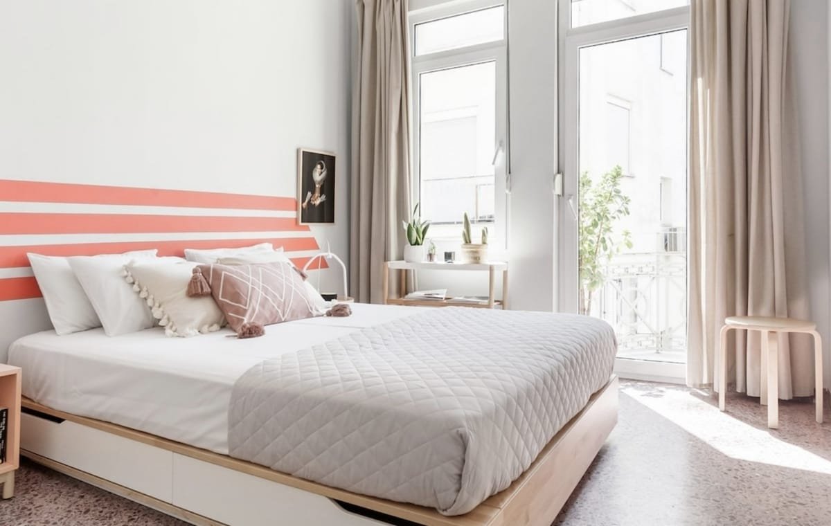 Entire 3-floor Building in the Heart of Psyrri gallery image 2