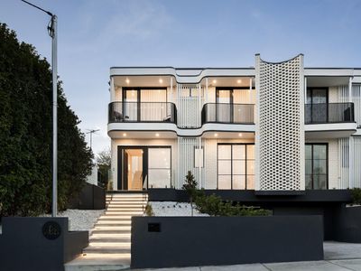 Exceptional Luxurious Duplex in an Great Location