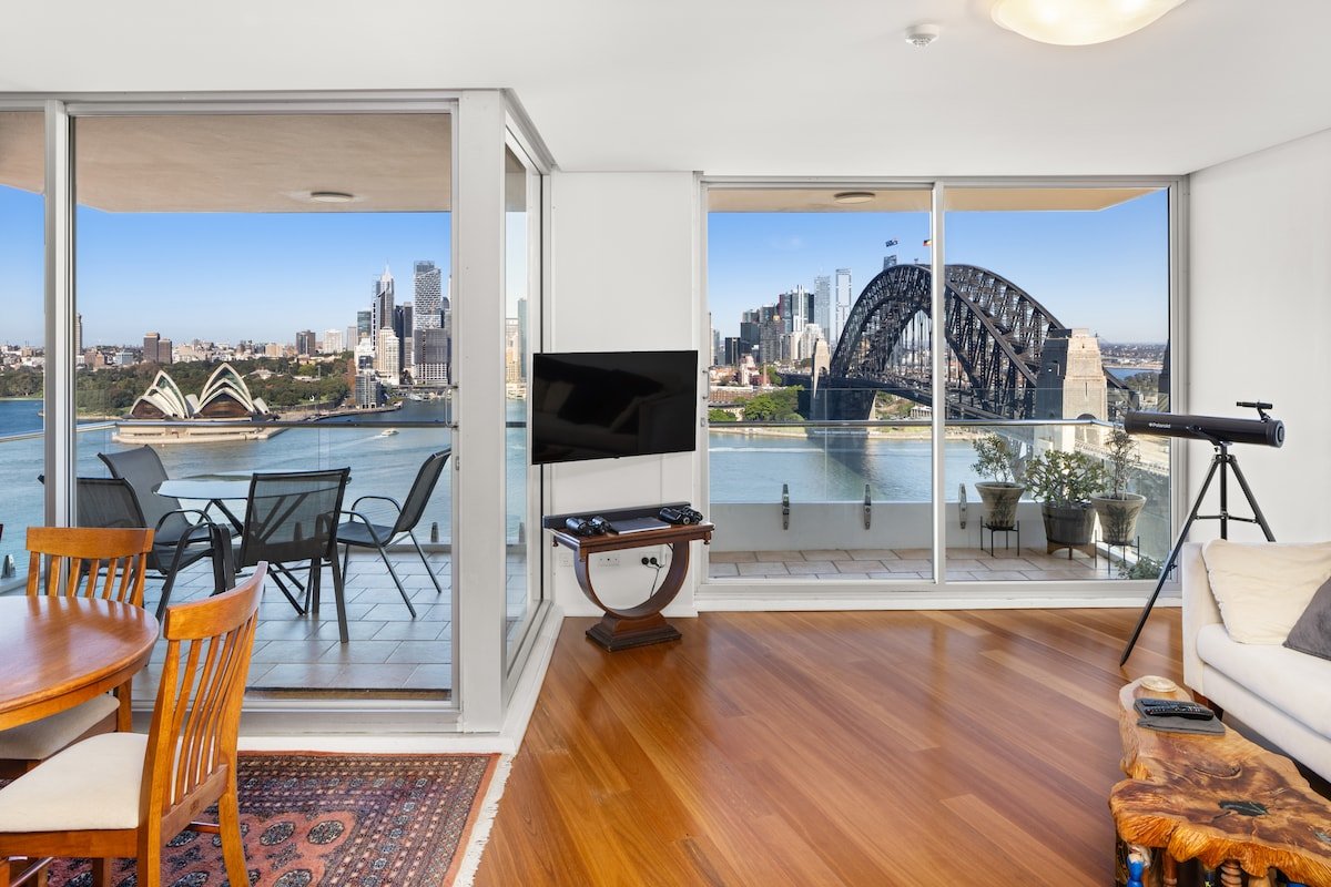 Sydney Harbour Penthouse with World-class views gallery image 2