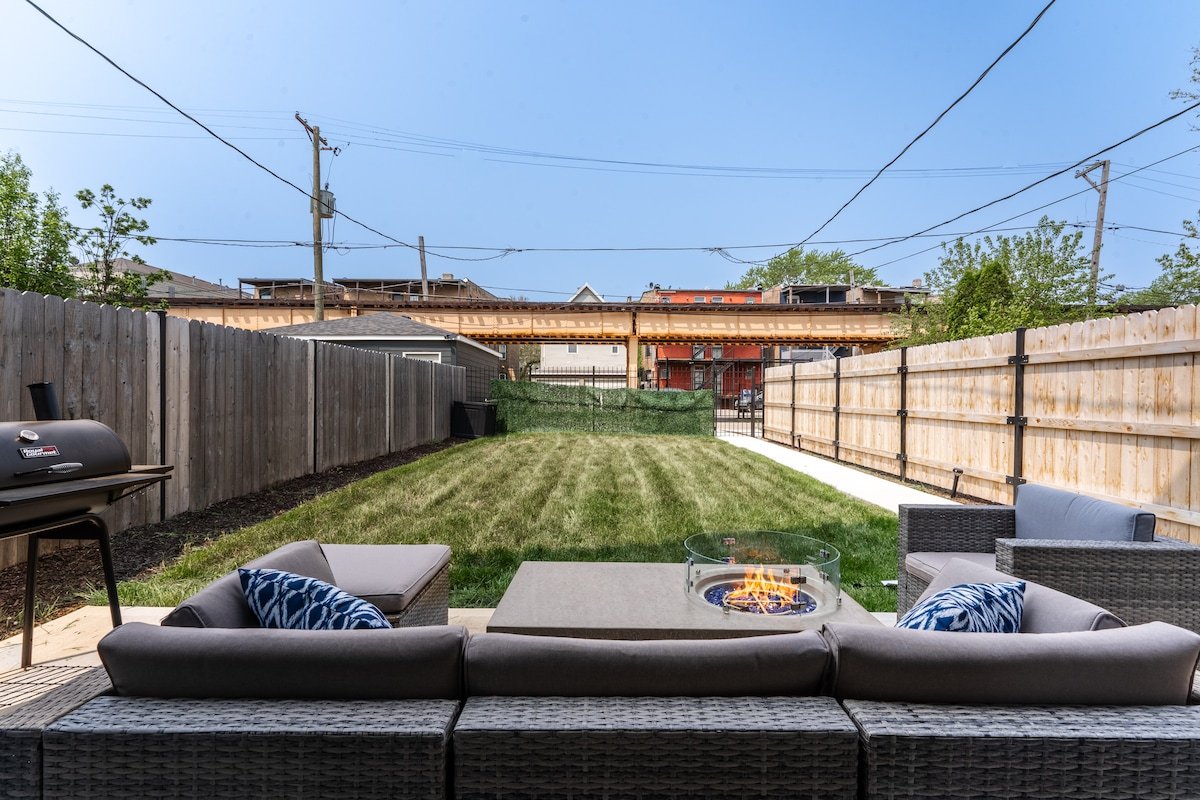 Smart Home King Bed Private Yard gallery image 5