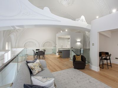 Unique City Centre Luxury Three Bed Apartment