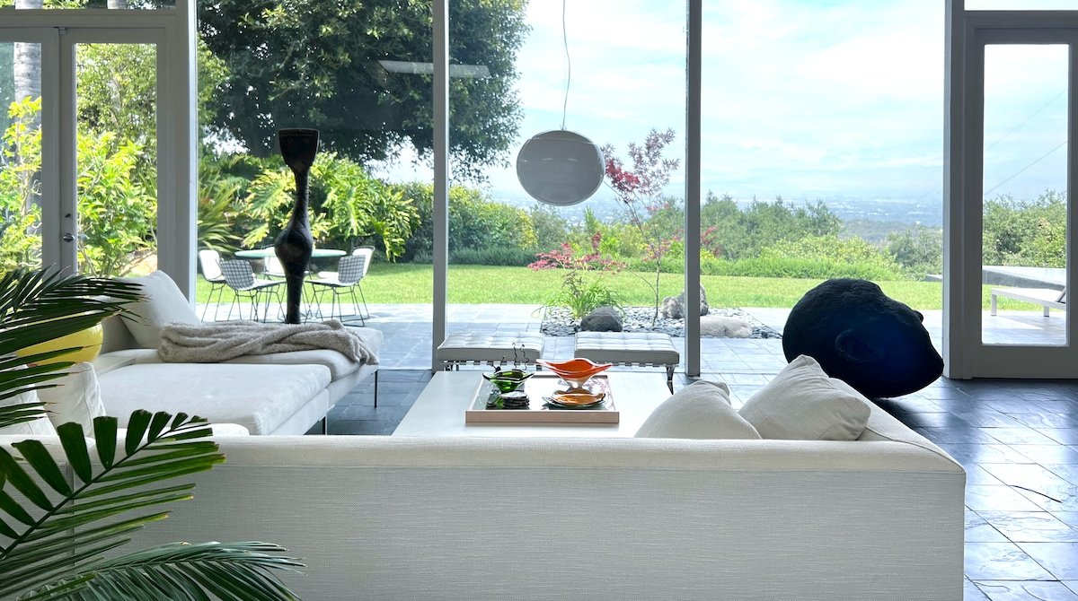 Iconic Mulholland Dr Stylish+Private+Central+Views gallery image 2