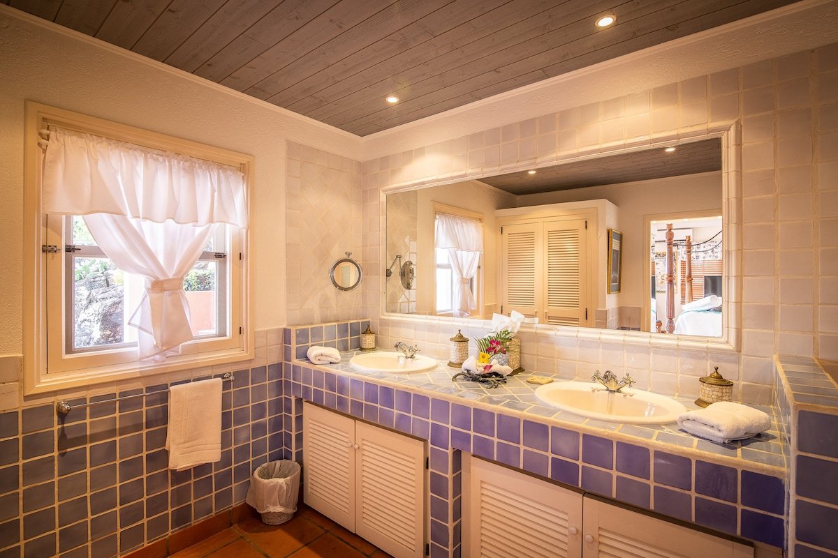 Mango gallery image 2